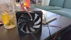The 12V fan in action